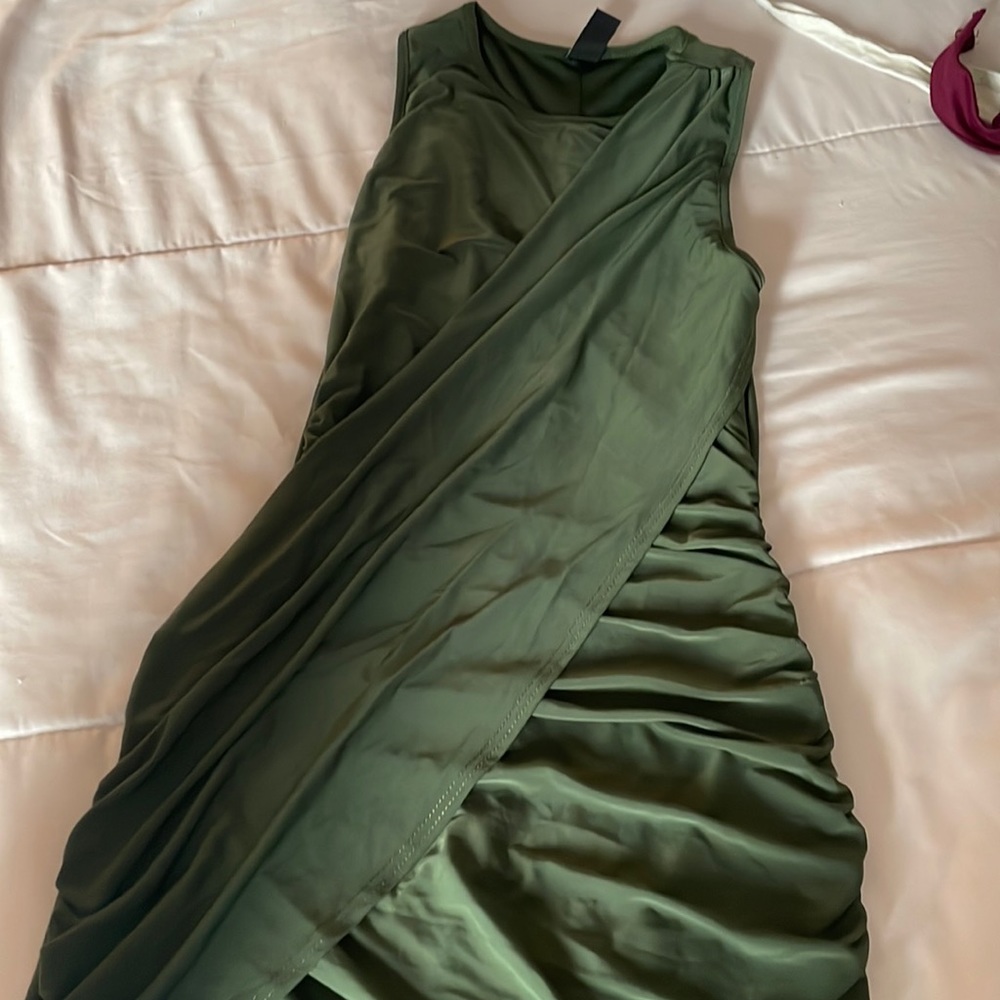 XXS | poison ivy green bandage dress - Picture 3 of 4